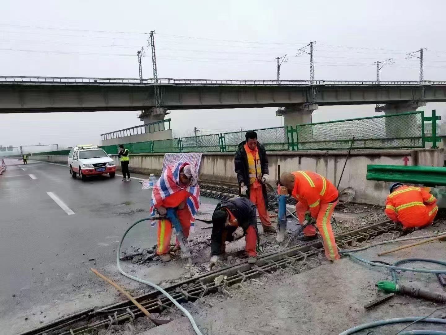兴平桥梁伸缩缝抢修料